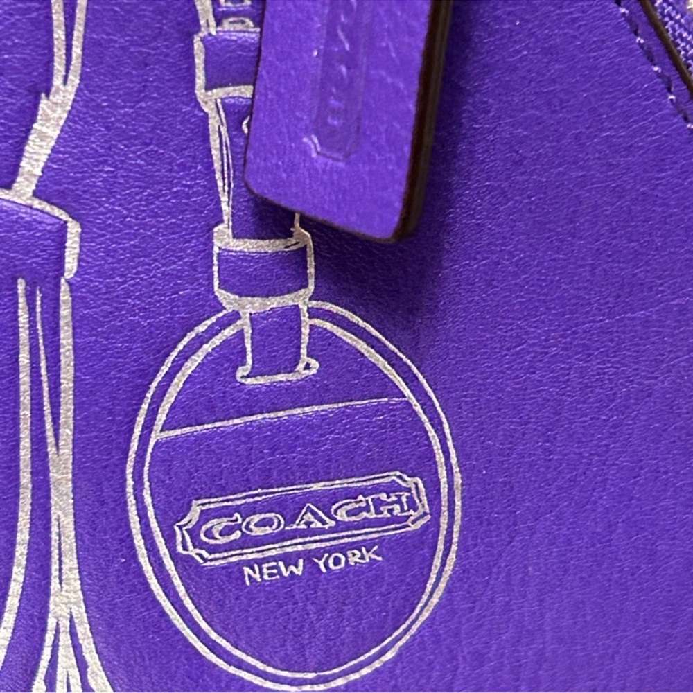 NWOT Coach Purple Leather Wristlet with Tassel Design - Picture 3 of 14